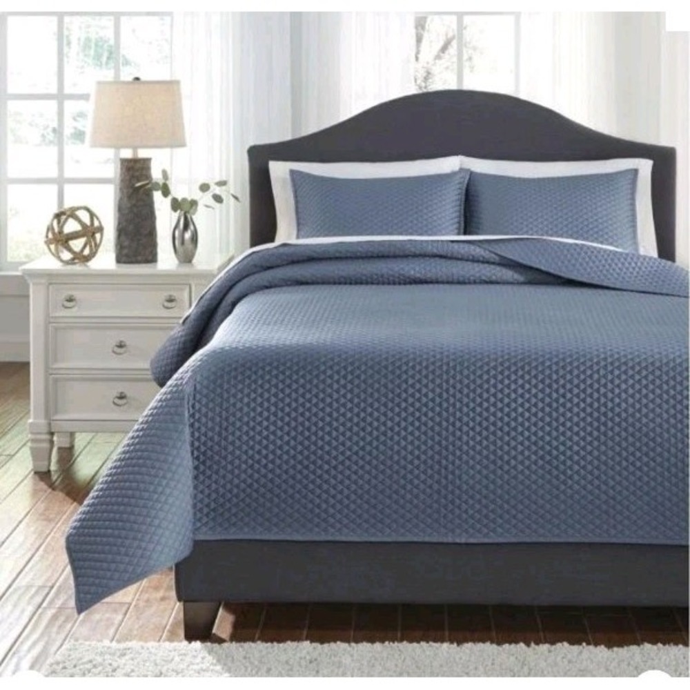 Signature Mini Diamond Design by Ashley Dietrick Blue Queen Quilt Only